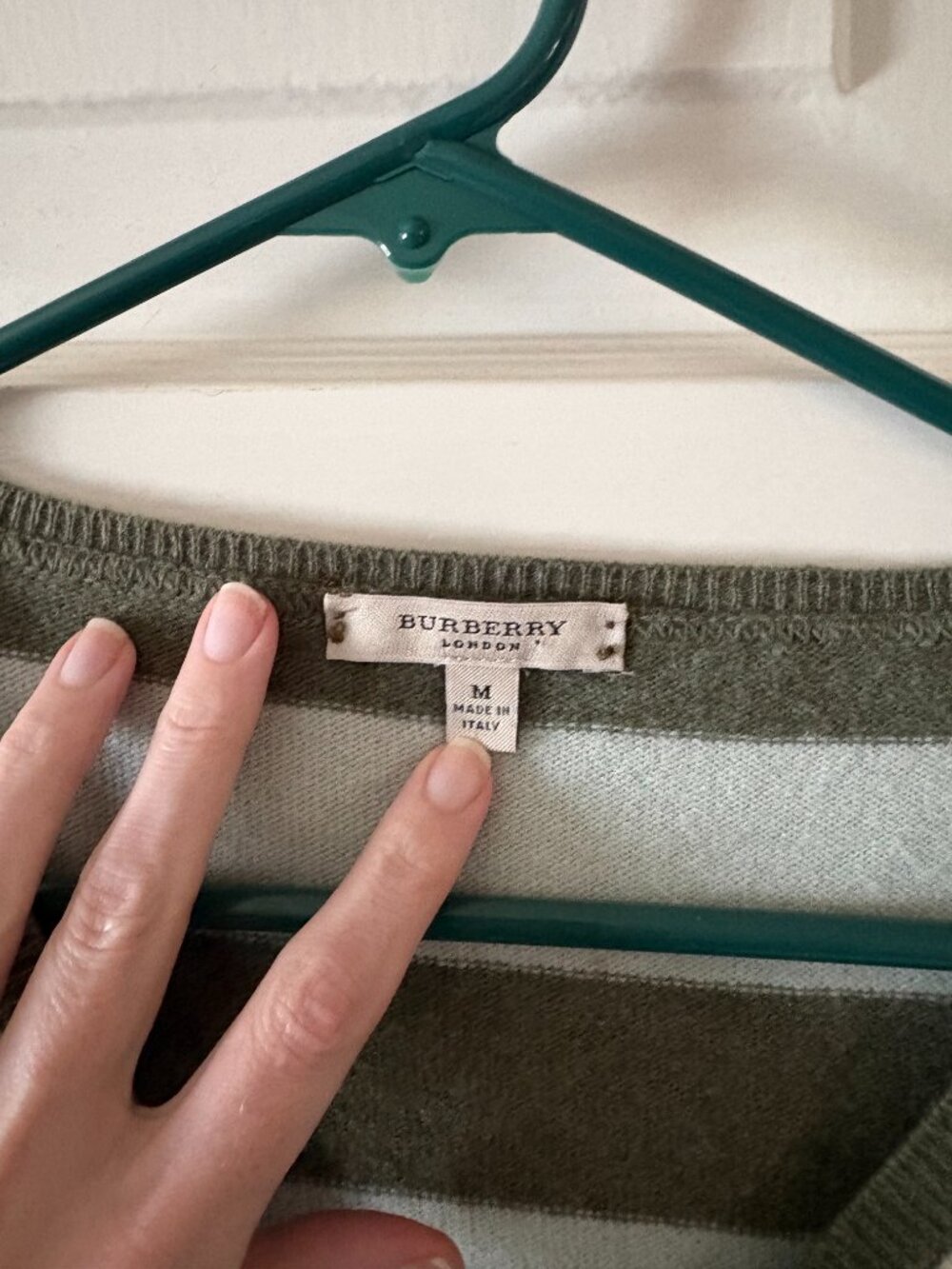 Authentic Burberry Merino wool sweater - Picture 5 of 9